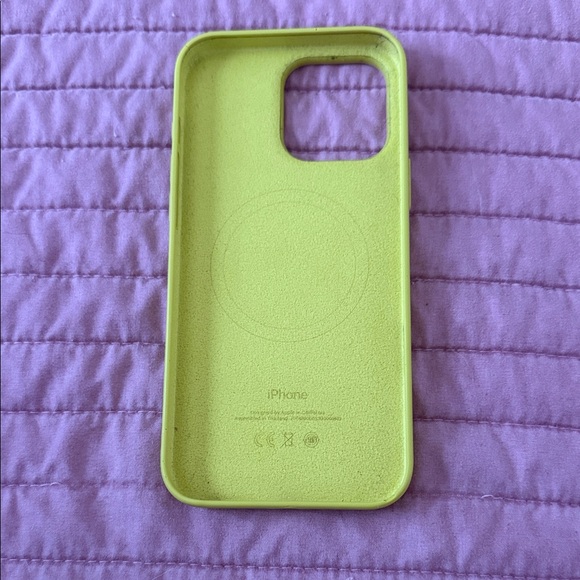Apple iPhone 16 Pro Max Silicone Case w/ Mag Safe - Picture 1 of 11